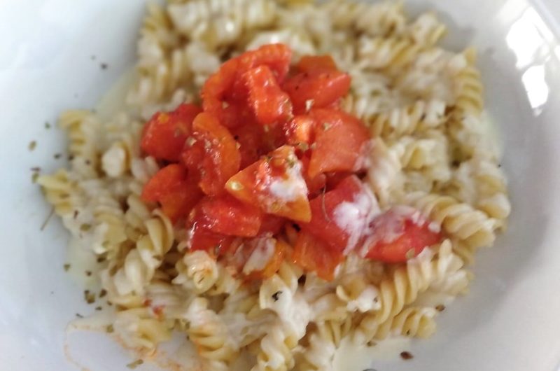 Pasta con salsa de quesos