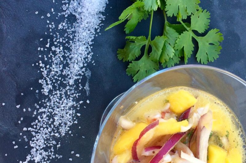 Ceviche de gambones con mango