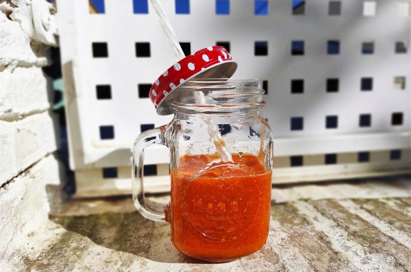 Smoothie de naranja con bayas de Goji