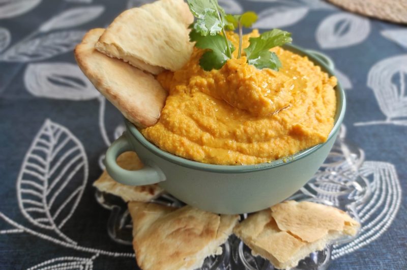 Humus de calabaza con pan naan