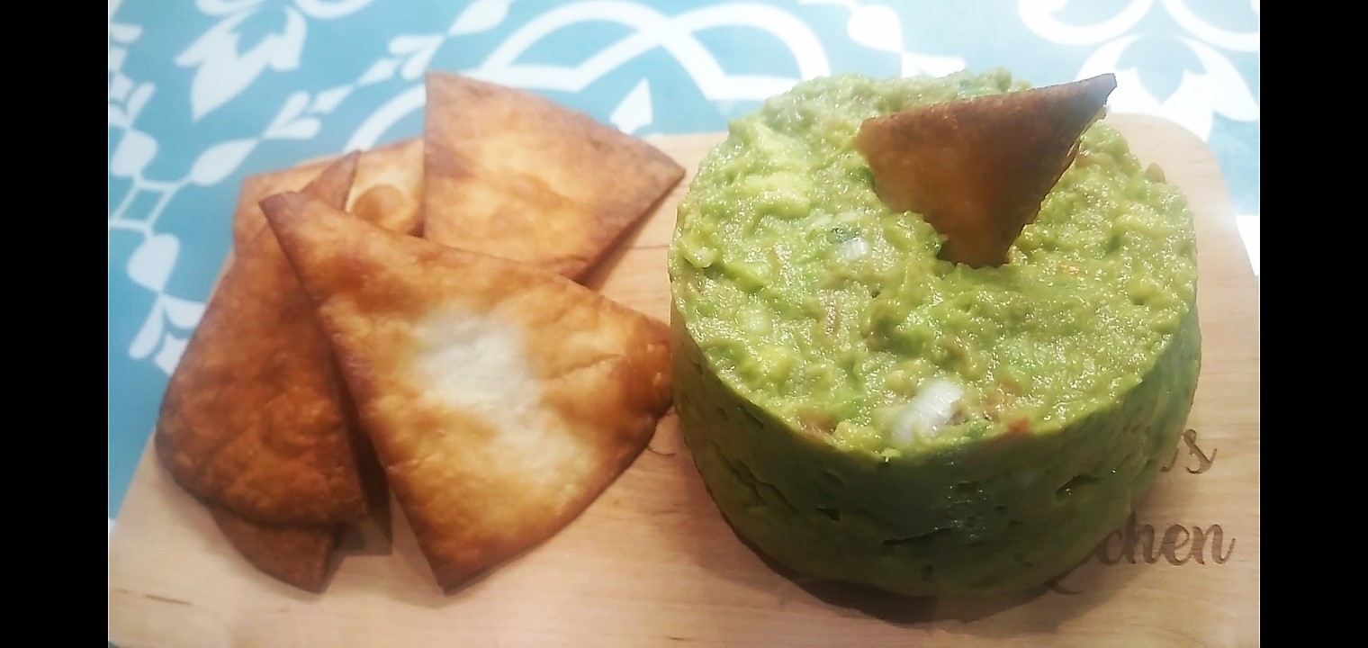 Guacamole con totopos