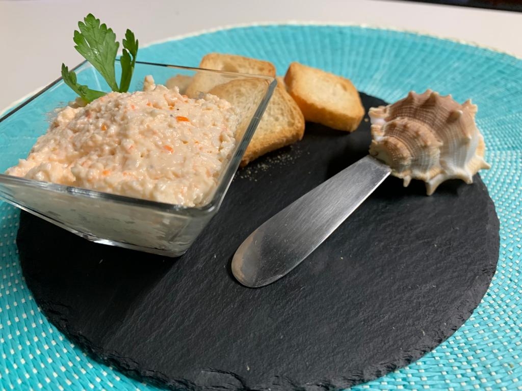 Paté de gambas y palitos de cangrejo